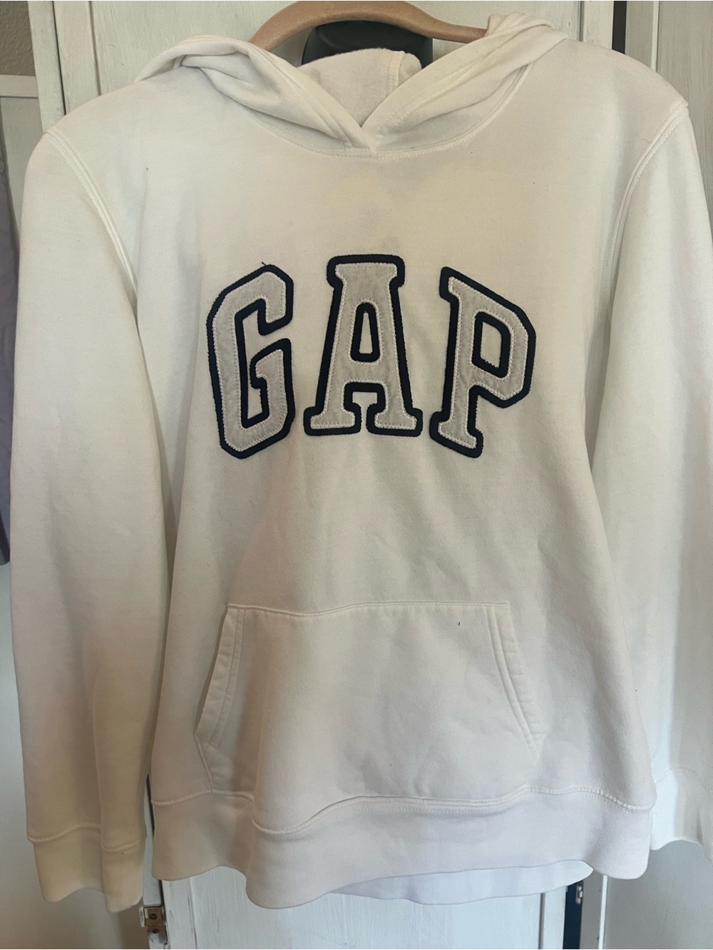 GAP white and navy Sweatshirt Hoodie sz L